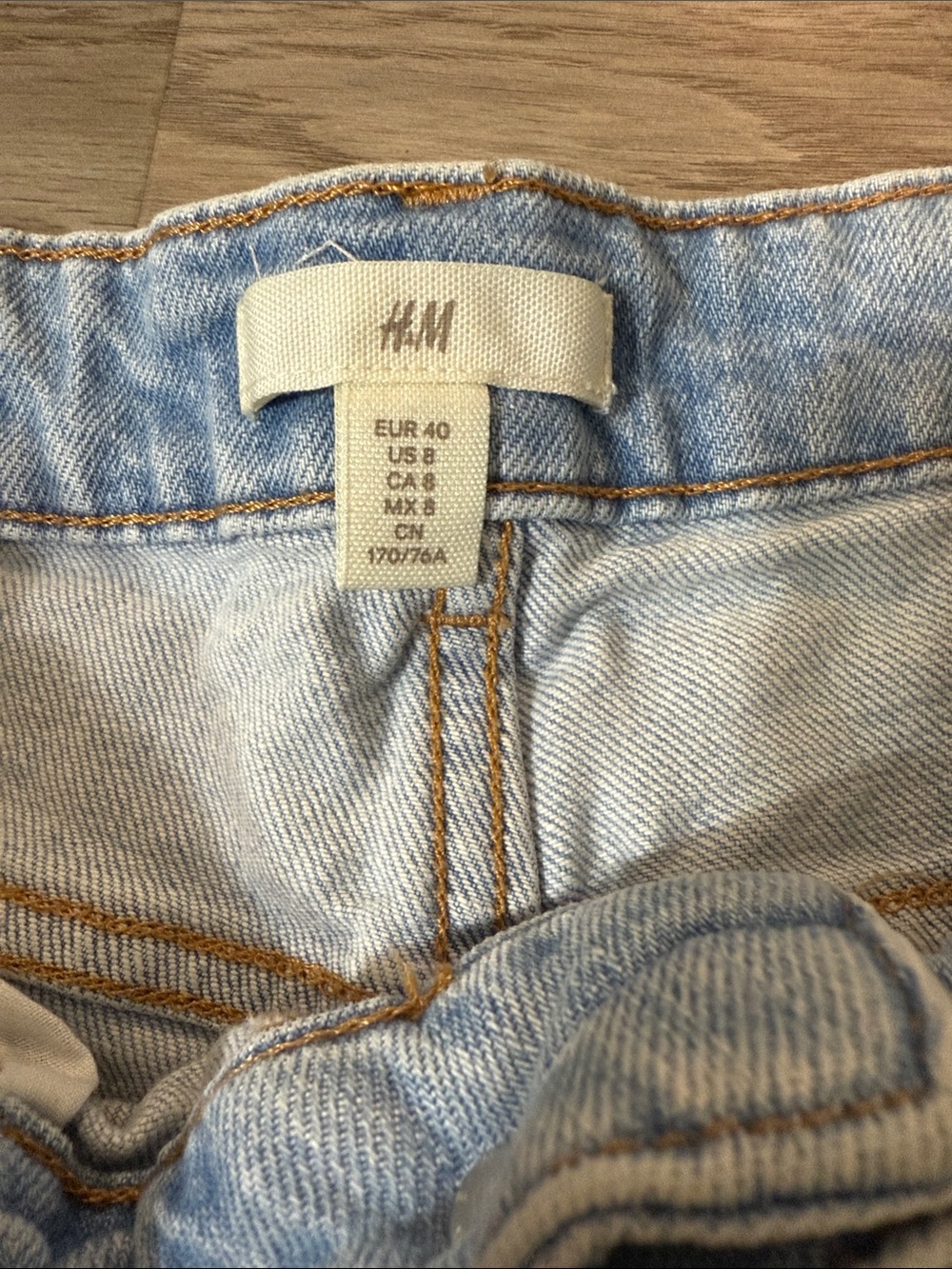Light Wash Distressed Women's Jeans - Picture 3 of 3
